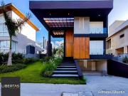 Casa / Sobrado em Condomínio para Venda em Porto...