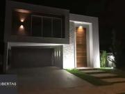 Casa / Sobrado em Condomínio para Venda em Porto...