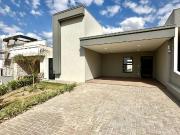Casa / Sobrado em Condomínio para Venda em Ribeirão...
