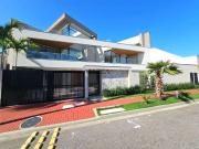 Casa / Sobrado em Condomínio para Venda em Rio de...