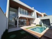 Casa / Sobrado em Condomínio para Venda em Rio de...