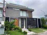 Casa / Sobrado em Condomínio para Venda em Rio de...