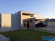 Casa / Sobrado em Condomínio para Venda em São José dos...