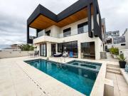 Casa / Sobrado em Condomínio para Venda em São José dos...