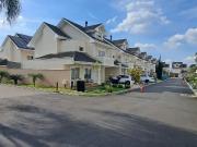 Casa / Sobrado em Condomínio para Venda em São José dos...