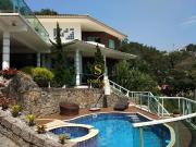 Casa / Sobrado em Condomínio para Venda em São José/SC...