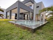 Casa / Sobrado em Condomínio para Venda em São Luís/MA...