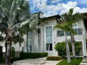 Casa / Sobrado em Condomínio para Venda em São Roque/SP...