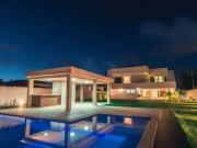 Casa / Sobrado em Condomínio para Venda em Salvador/BA...