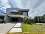 Casa / Sobrado em Condomínio para Venda em Santa Cruz do...