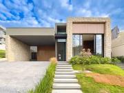 Casa / Sobrado em Condomínio para Venda em Santana de...