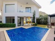 Casa / Sobrado em Condomínio para Venda em Santana de...