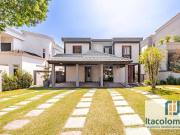 Casa / Sobrado em Condomínio para Venda em Santana de...