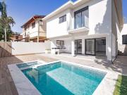 Casa / Sobrado em Condomínio para Venda em Santana de...