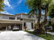 Casa / Sobrado em Condomínio para Venda em Santana de...