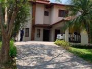 Casa / Sobrado em Condomínio para Venda em Santana de...