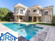 Casa / Sobrado em Condomínio para Venda em Santana de...