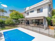 Casa / Sobrado em Condomínio para Venda em Santana de...