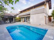 Casa / Sobrado em Condomínio para Venda em Santana de...