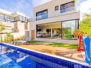 Casa / Sobrado em Condomínio para Venda em Santana de...