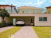 Casa / Sobrado em Condomínio para Venda em Santana de...