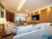 Casa / Sobrado em Condomínio para Venda em Santana de...