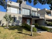 Casa / Sobrado em Condomínio para Venda em Santana de...