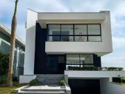 Casa / Sobrado em Condomínio para Venda em Santana de...