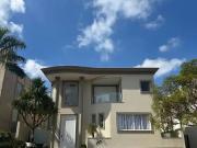 Casa / Sobrado em Condomínio para Venda em Santana de...
