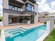 Casa / Sobrado em Condomínio para Venda em Santana de...