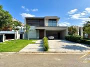Casa / Sobrado em Condomínio para Venda em Santana de...