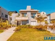 Casa / Sobrado em Condomínio para Venda em Santana de...