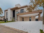 Casa / Sobrado em Condomínio para Venda em Santana de...