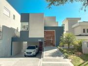 Casa / Sobrado em Condomínio para Venda em Santana de...