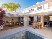Casa / Sobrado em Condomínio para Venda em Santana de...