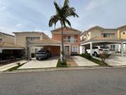 Casa / Sobrado em Condomínio para Venda em Santana de...