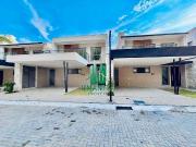Casa / Sobrado em Condomínio para Venda em Santana de...