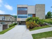 Casa / Sobrado em Condomínio para Venda em Santana de...