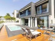 Casa / Sobrado em Condomínio para Venda em Santana de...