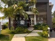 Casa / Sobrado em Condomínio para Venda em Santana de...