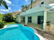 Casa / Sobrado em Condomínio para Venda em Santana de...