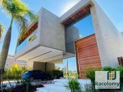 Casa / Sobrado em Condomínio para Venda em Santana de...