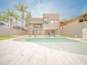Casa / Sobrado em Condomínio para Venda em Santana de...