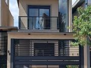 Casa / Sobrado em Condomínio para Venda em Santana de...