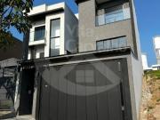 Casa / Sobrado em Condomínio para Venda em Santana de...