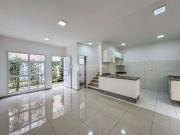 Casa / Sobrado em Condomínio para Venda em Santo...