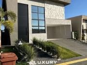 Casa / Sobrado em Condomínio para Venda em Senador...