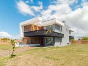 Casa / Sobrado em Condomínio para Venda em Torres/RS...