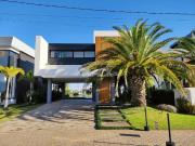 Casa / Sobrado em Condomínio para Venda em Torres/RS...