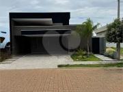 Casa / Sobrado em Condomínio para Venda em Três...